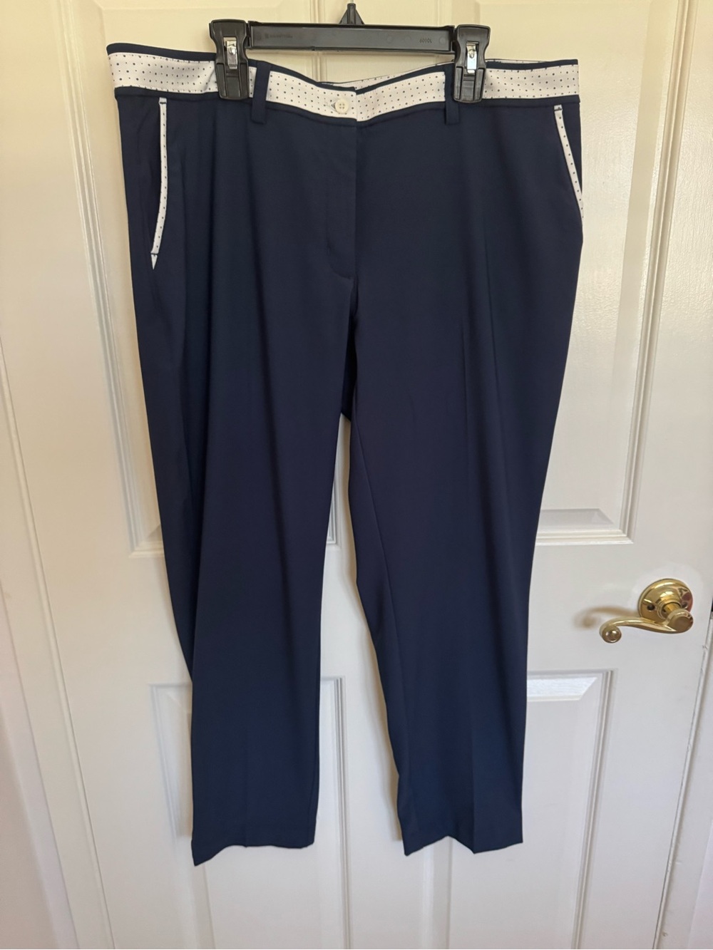Lady Hagen navy & white golf ⛳️ pants size large. EUC. Non-wrinkle fabric.